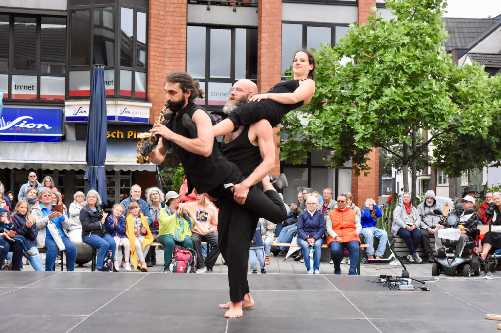 Juribonke - Catch me, if I fall, Akrobatik Musik Straßenshow